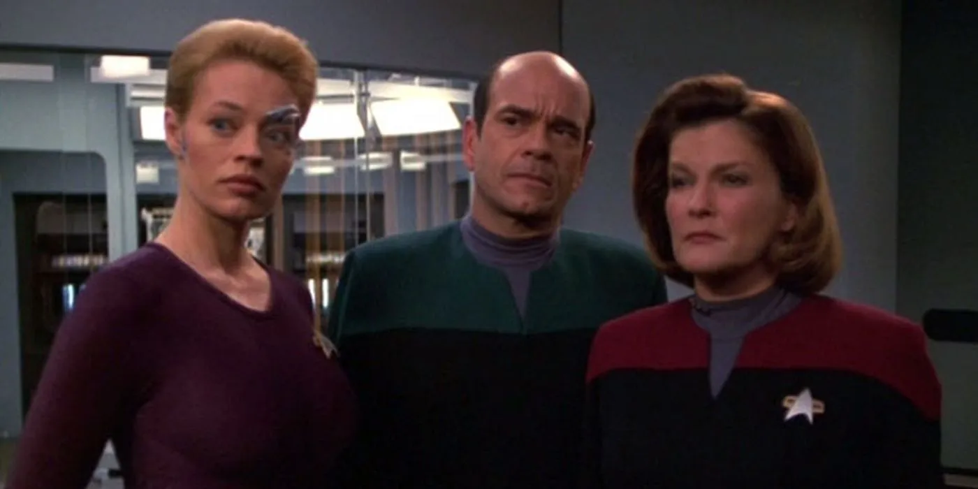 Kate Mulgrew and Jeri Ryan in Star Trek Voyager Kate Mulgrew and Jeri Ryan in Star Trek Voyager