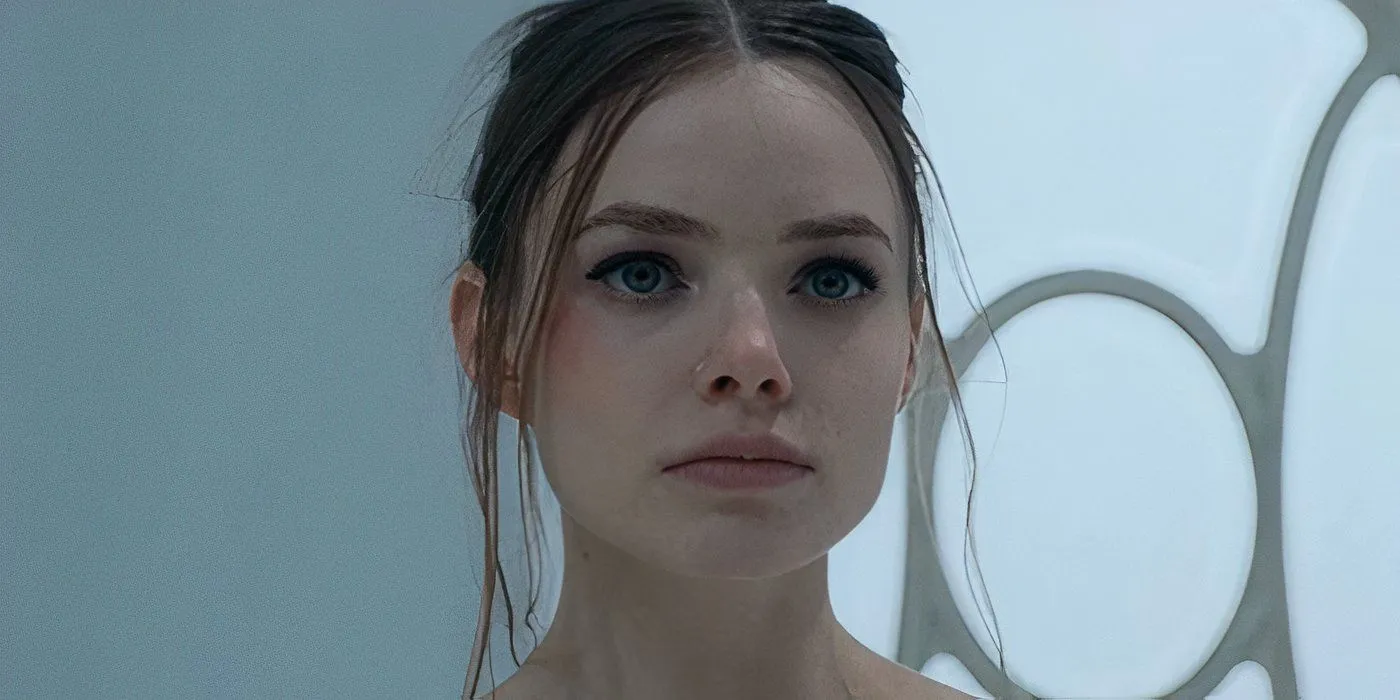 Kristine Froseth looking in the mirror in Birds of Paradise
