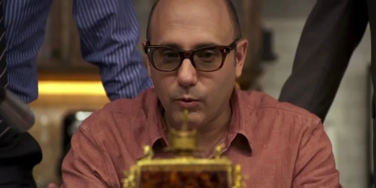 How the White Collar Reboot Can Pay Tribute to Mozzie by Reintroducing a Forgotten Character from His History