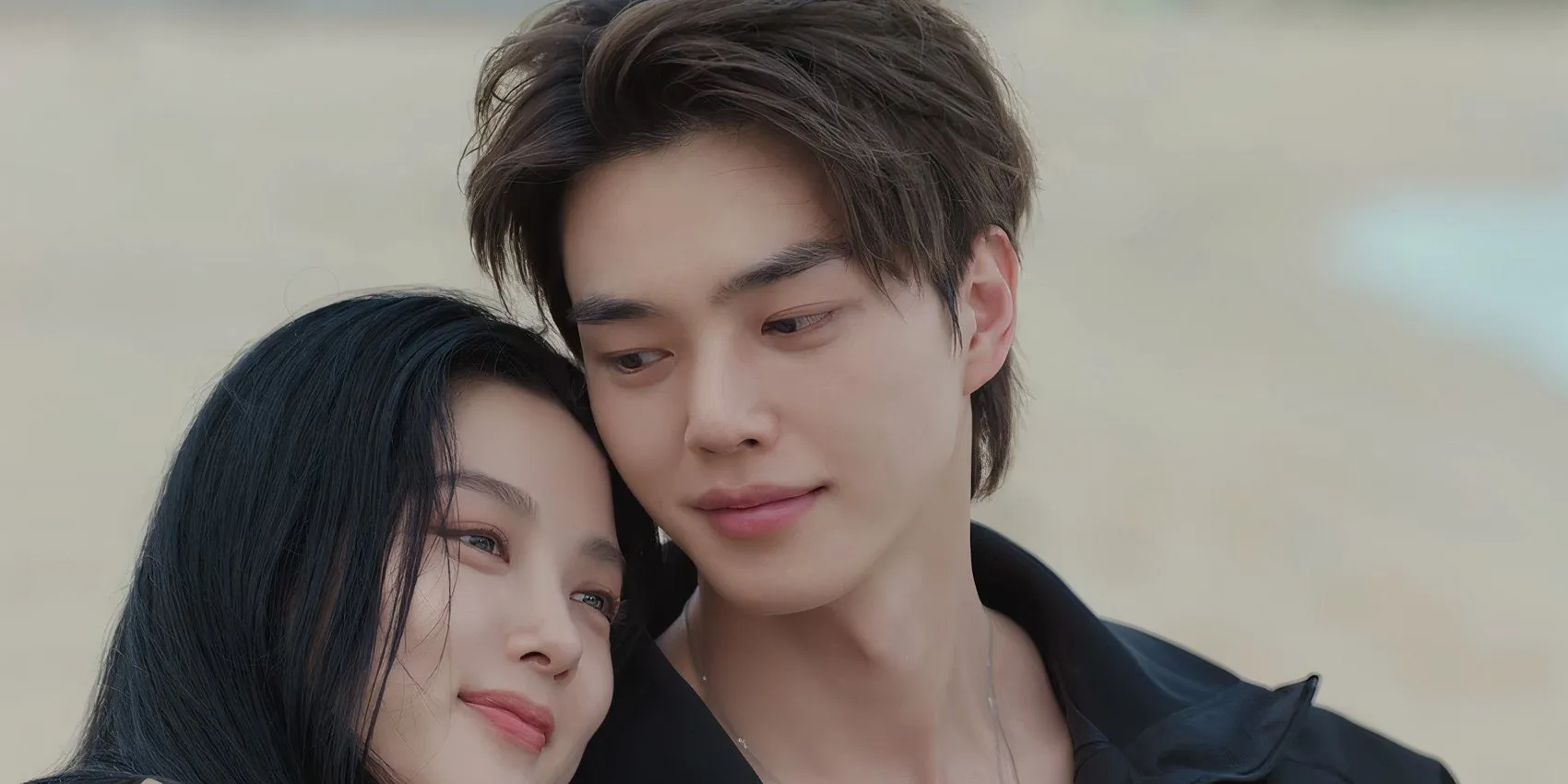 Do Do-Hee leans on Jeong Gu-Won's shoulder Do Do-Hee leans on Jeong Gu-Won's shoulder