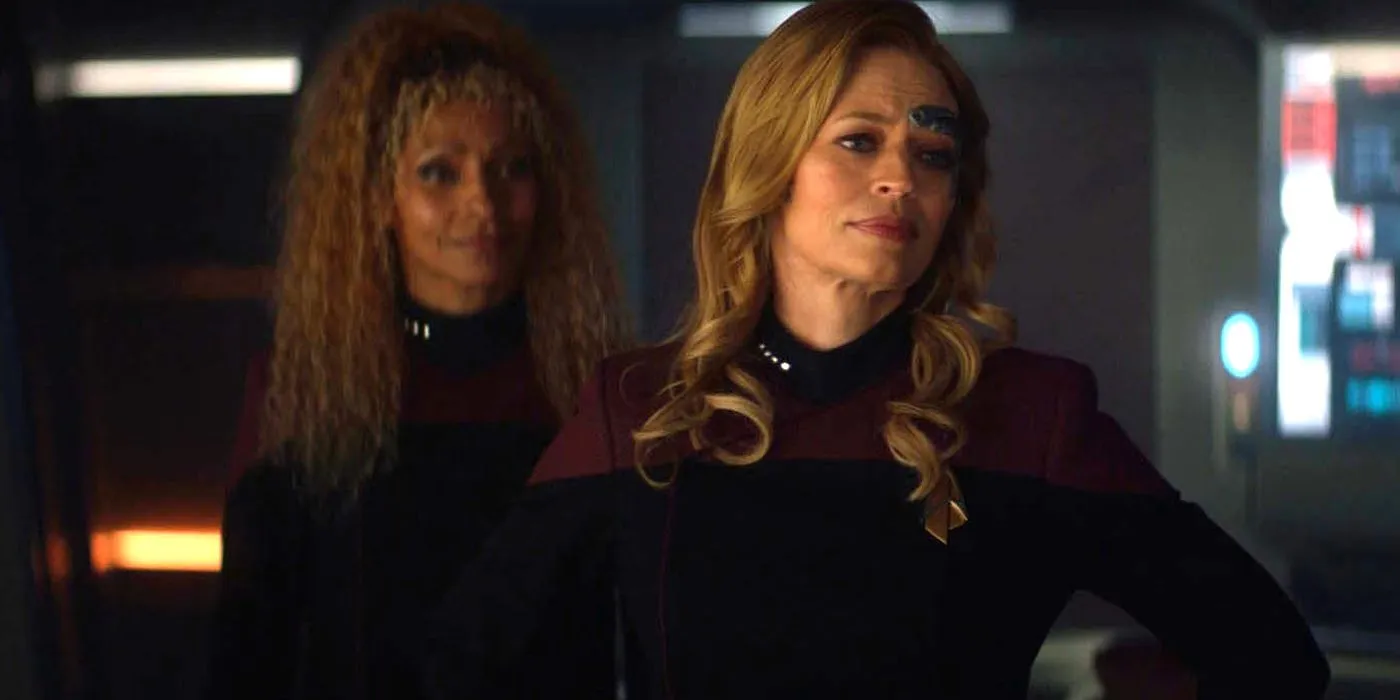 Seven of Nine and Raffi Musiker on the Enterprise bridge Seven of Nine and Raffi Musiker on the Enterprise bridge
