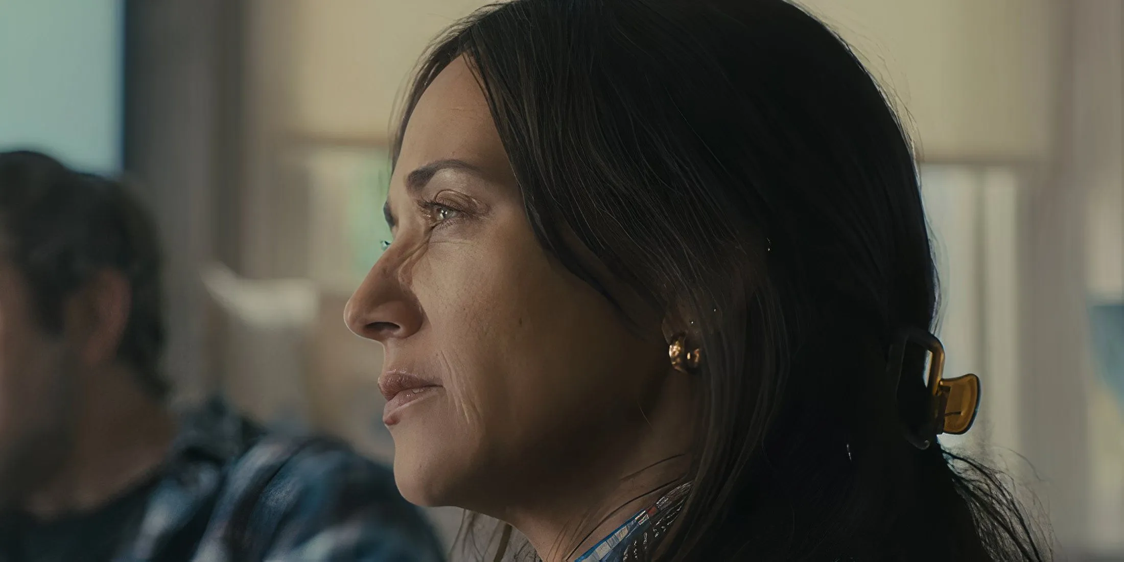 Rashida Jones as Amanda looking angry in Black Mirror season 7 episode 1