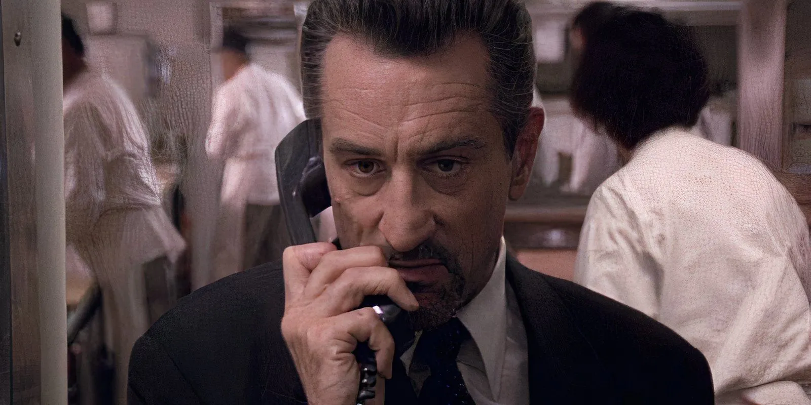 Robert De Niro on the phone as Neil McCauley in Heat Robert De Niro on the phone as Neil McCauley in Heat