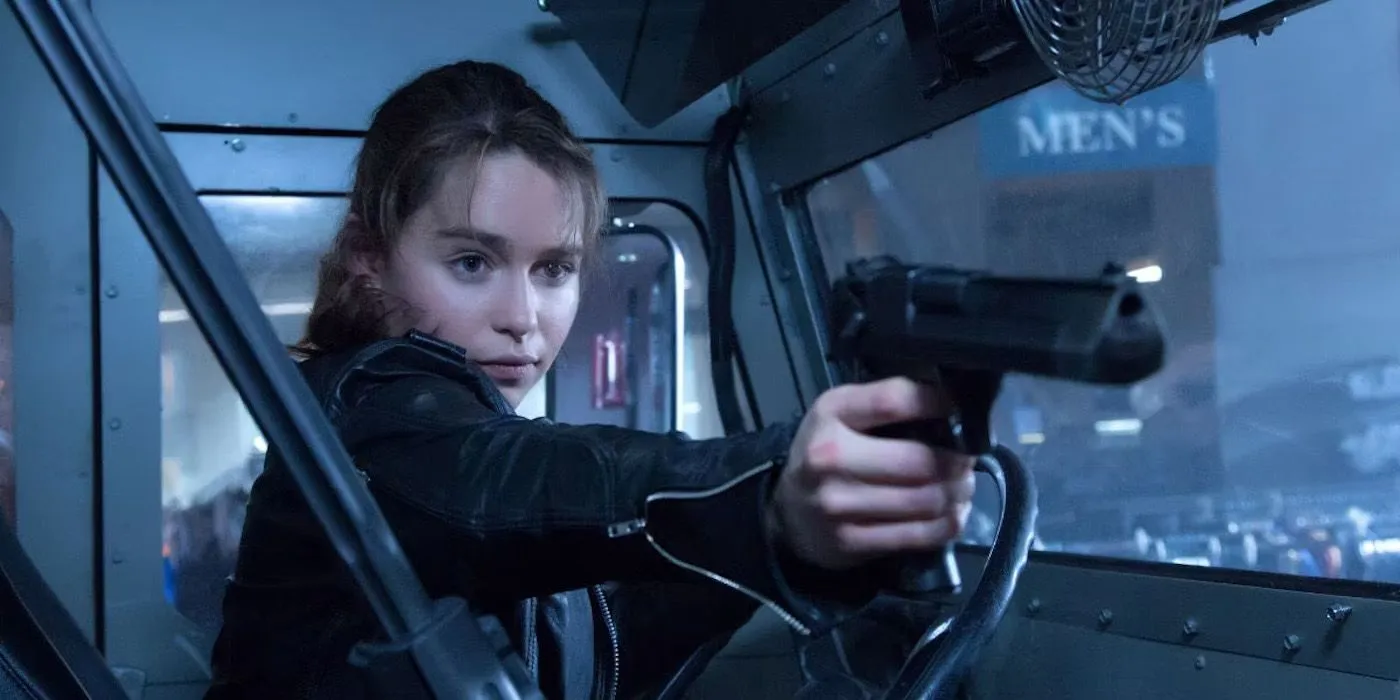 Sarah holding a Gun in Genisys