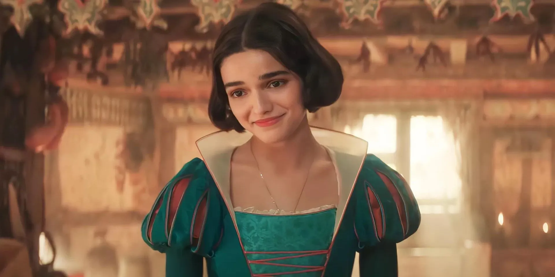 Rachel Zegler in Snow White Rachel Zegler in Snow White