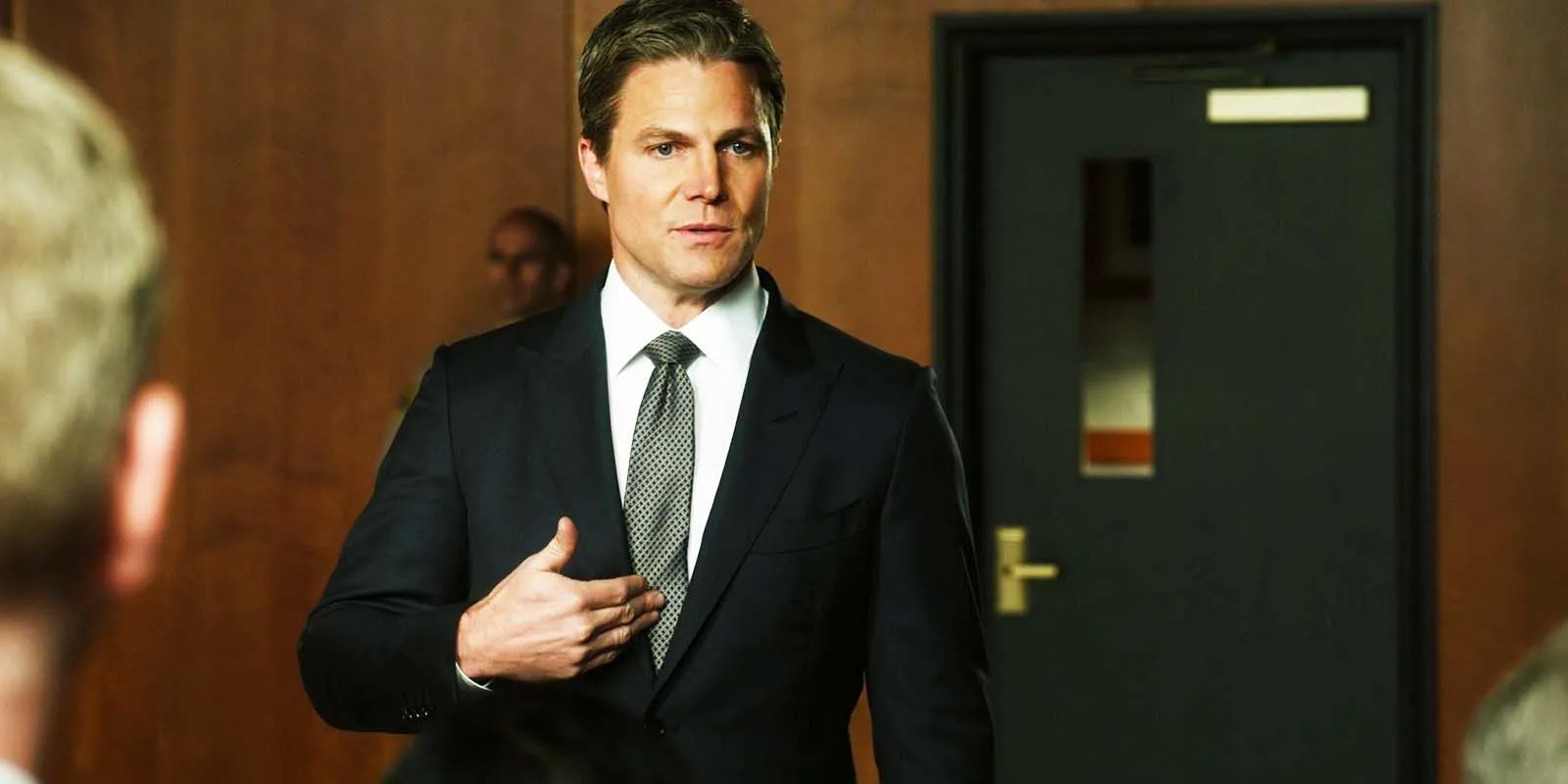 Stephen Amell as Ted Black in Suits LA episode 6