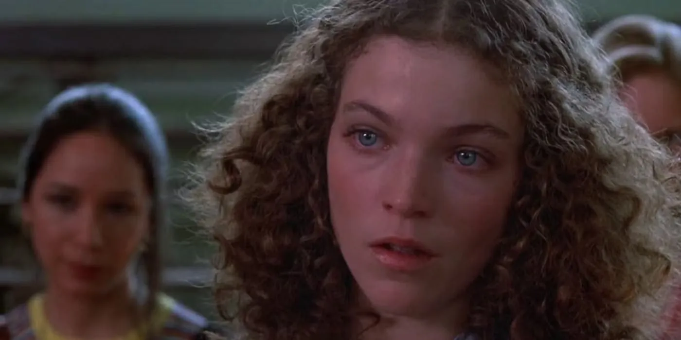 Sue Snell (Amy Irving) looking ahead in Carrie (1976)