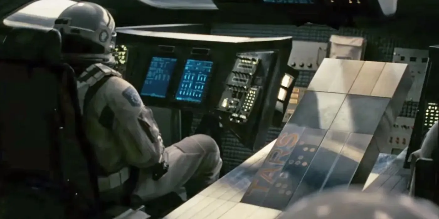 TARS in the spaceship in Interstellar TARS in the spaceship in Interstellar