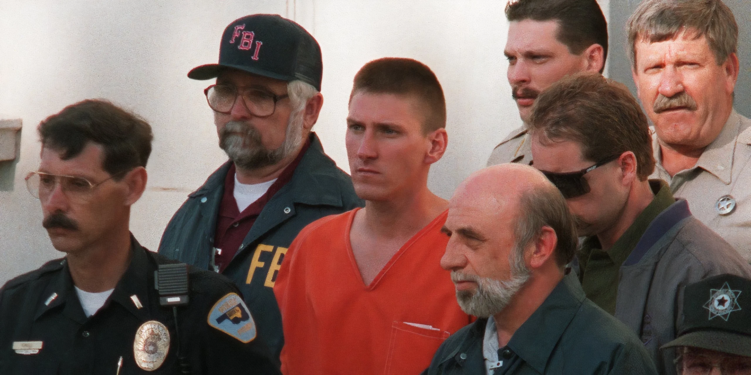 FBI surrounding Timothy McVeigh