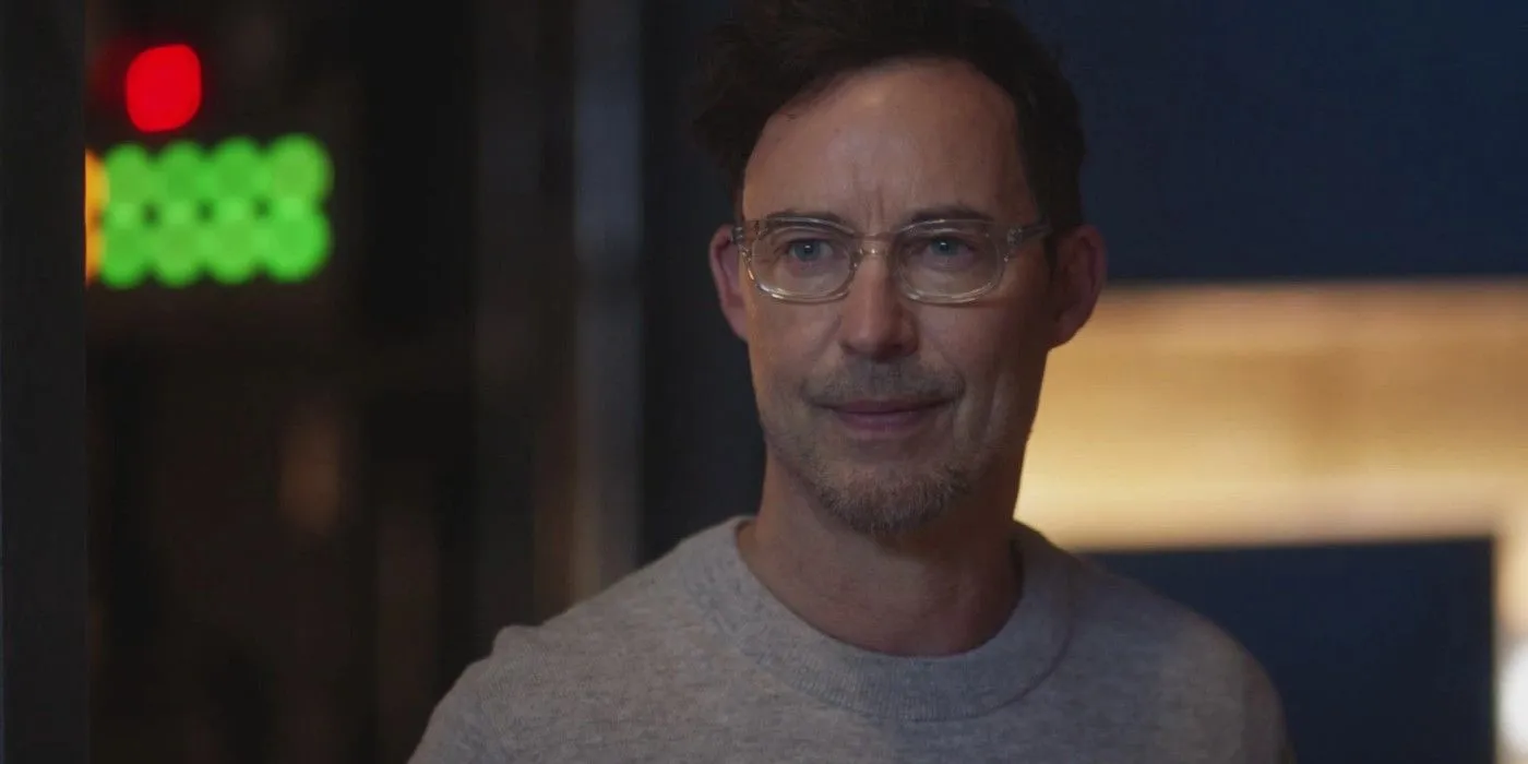 Tom Cavanagh as Harrison Wells in The Flash Tom Cavanagh as Harrison Wells in The Flash