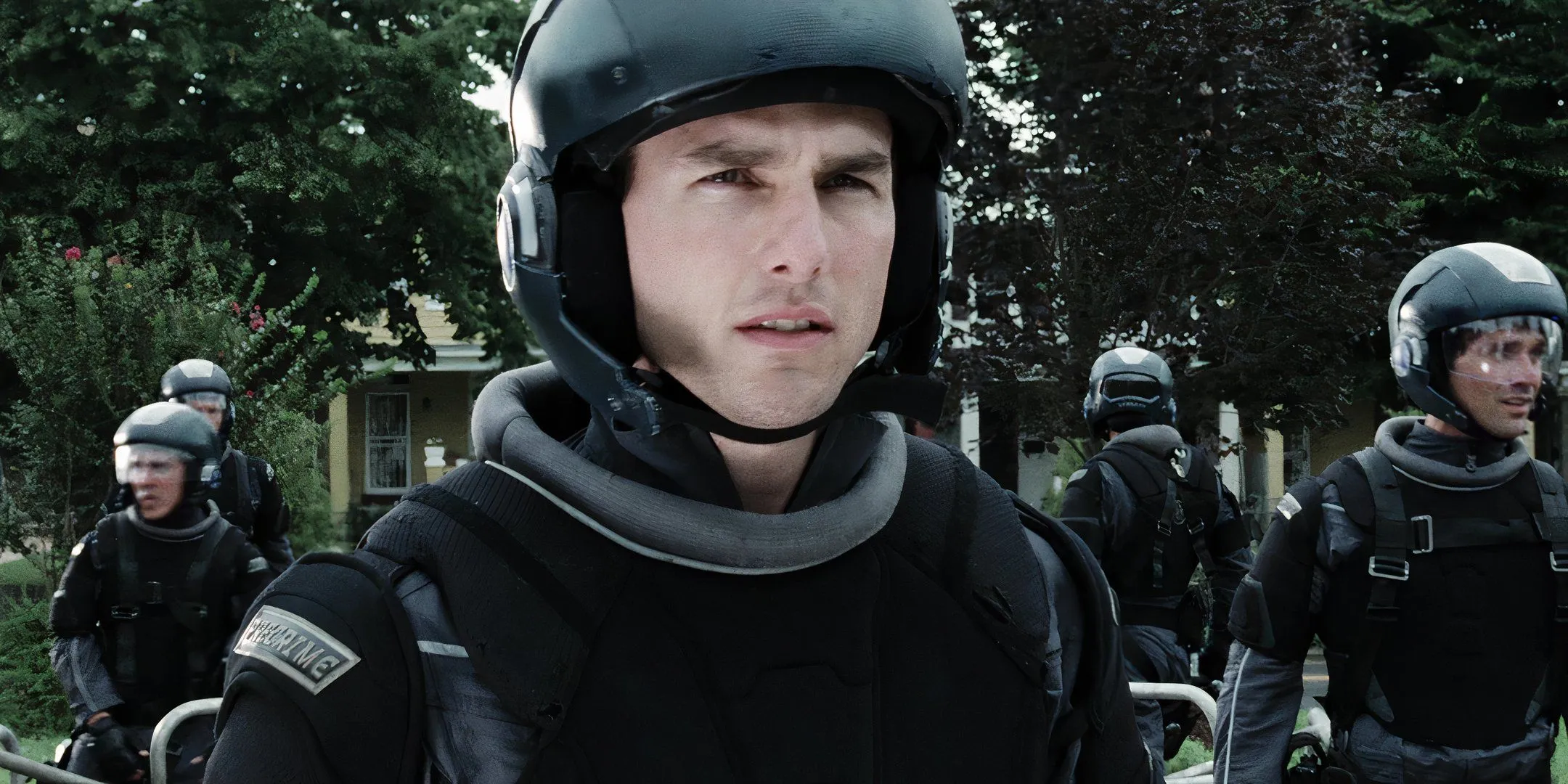Tom Cruise as John Anderton Tom Cruise as John Anderton