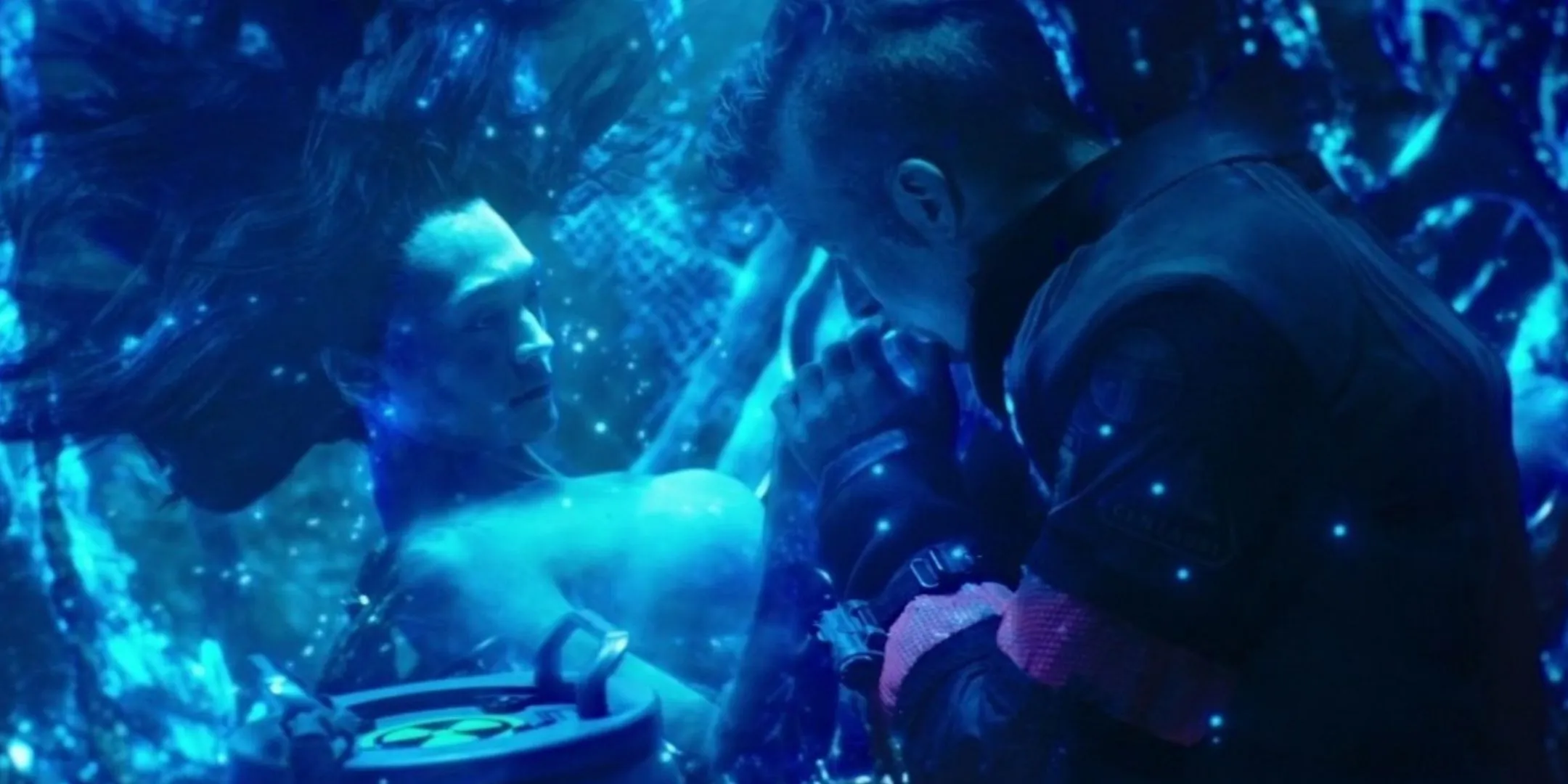 Miller speaking with Julie in The Expanse Miller speaking with Julie in The Expanse