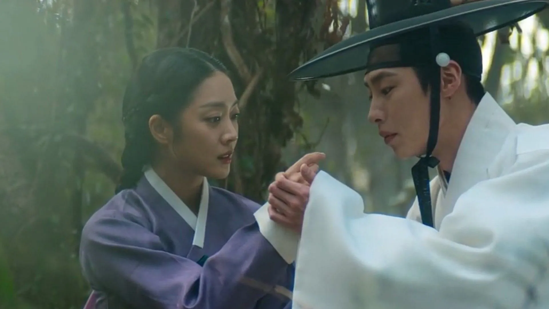 A still from Dear Hongrang (Image via Netflix) A still from Dear Hongrang (Image via Netflix)