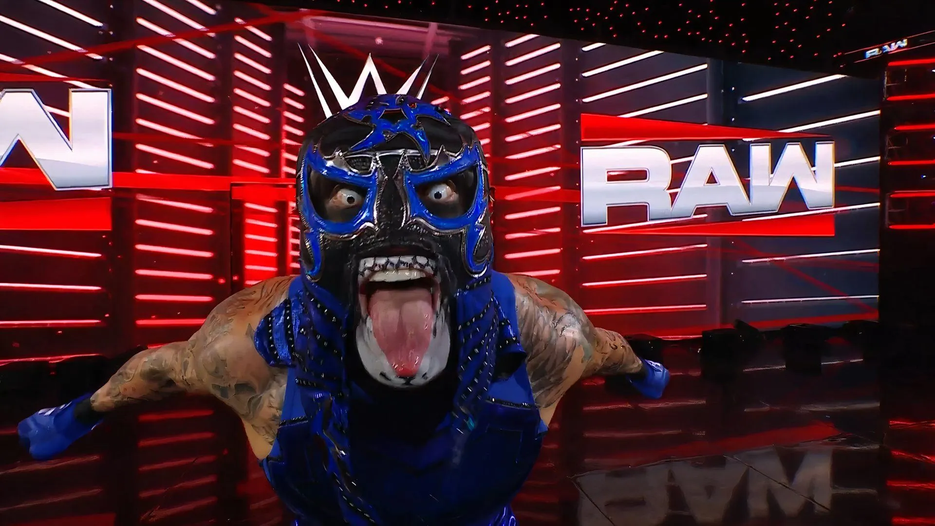 Penta entering the ring Penta entering the ring