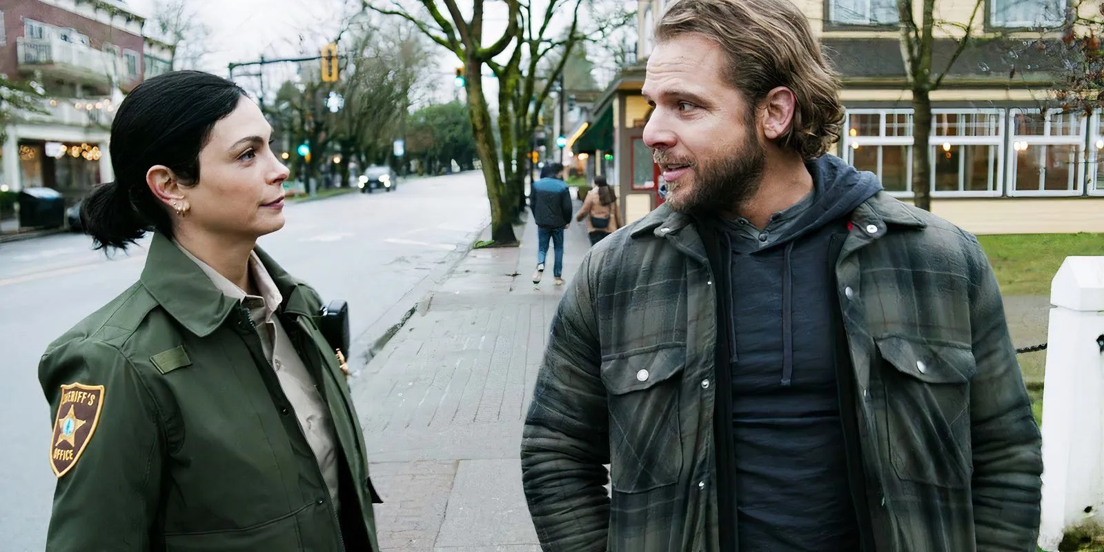 Morena Baccarin as Mickey Fox and Max Thieriot as Bode Leone in Fire Country season 3 episode 16