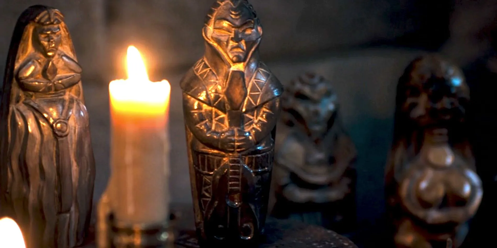 A statue of the Forsaken Asmodean in The Wheel of Time. A statue of the Forsaken Asmodean in The Wheel of Time.
