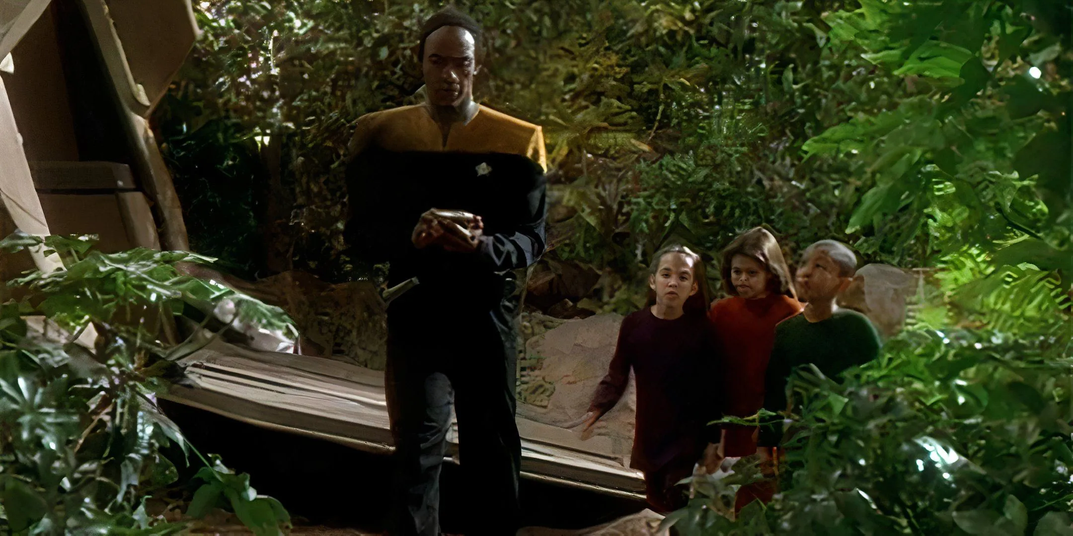 Tuvok and children in Innocence Tuvok and children in Innocence