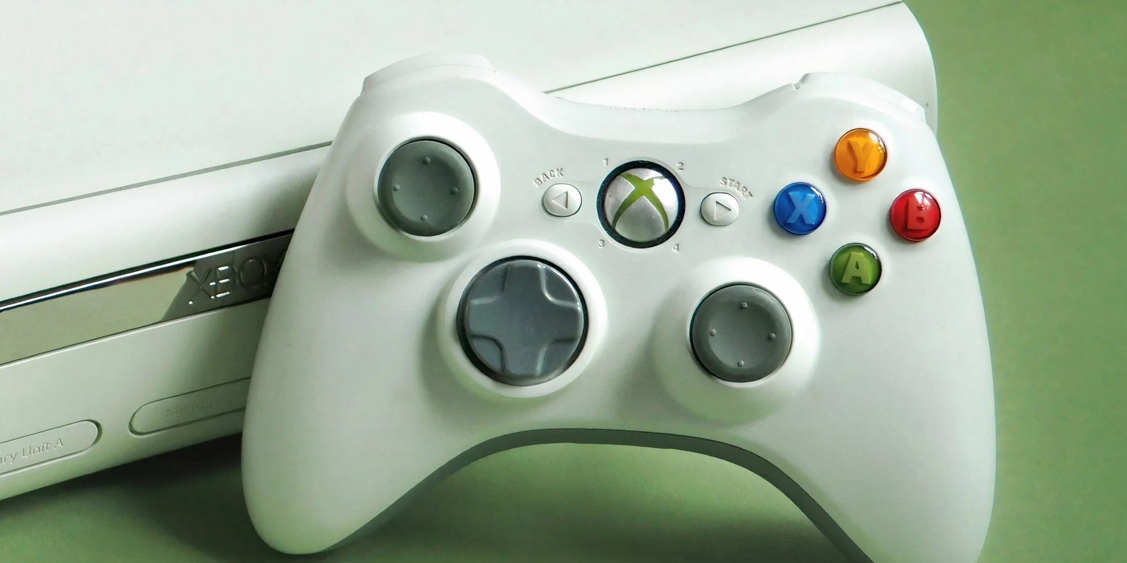Xbox 360 Console and Controller Xbox 360 Console and Controller