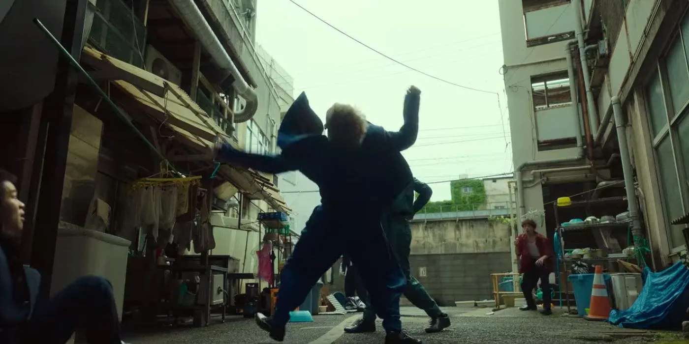 Yusuke Urameshi Punches Kuwabara